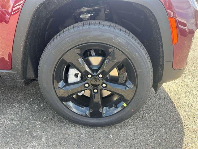 new 2025 Jeep Grand Cherokee car, priced at $47,721