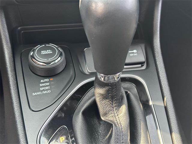 used 2021 Jeep Cherokee car, priced at $24,990
