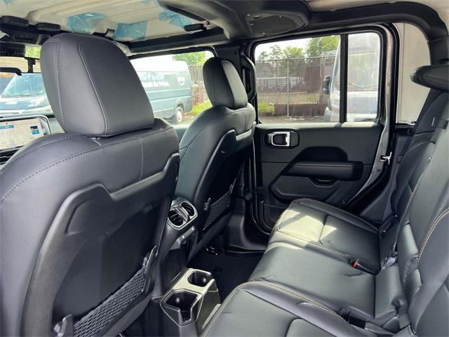 new 2025 Jeep Gladiator car, priced at $45,160