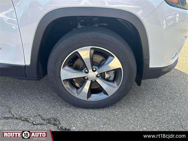 used 2019 Jeep Cherokee car, priced at $19,500