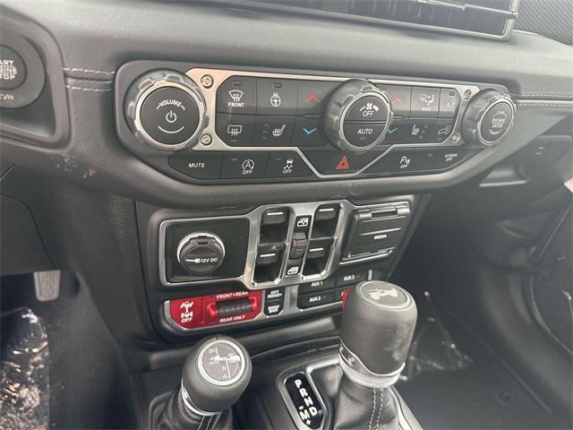 new 2025 Jeep Wrangler car, priced at $60,340