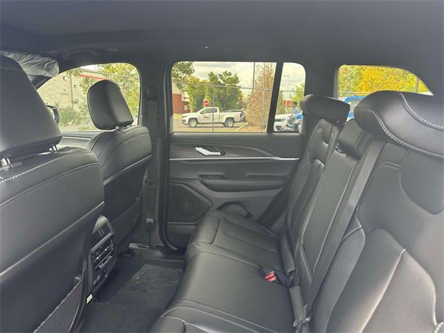 new 2025 Jeep Grand Cherokee car, priced at $49,335