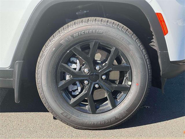 new 2025 Jeep Grand Cherokee L car, priced at $47,155