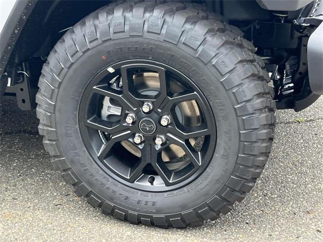 new 2025 Jeep Gladiator car, priced at $43,287
