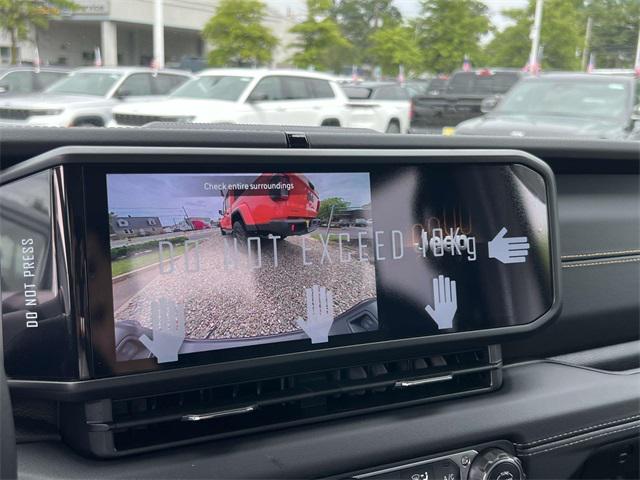 new 2025 Jeep Gladiator car, priced at $43,287