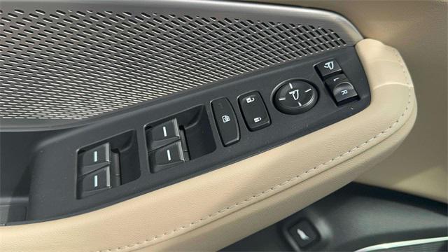 used 2023 Acura MDX car, priced at $41,299