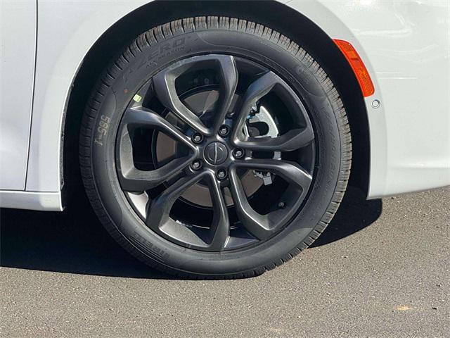 new 2026 Chrysler Pacifica car, priced at $44,065