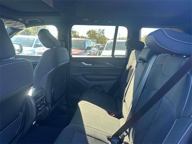 new 2025 Jeep Grand Cherokee car, priced at $41,770