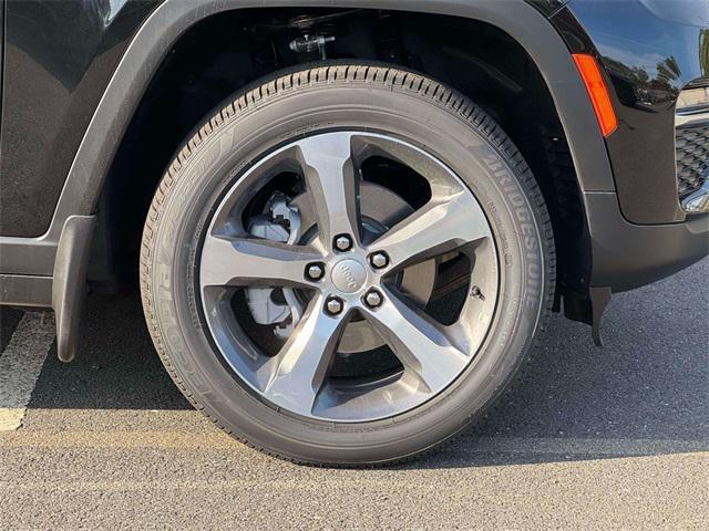 new 2025 Jeep Grand Cherokee car, priced at $50,660