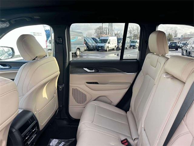 new 2025 Jeep Grand Cherokee car, priced at $46,126