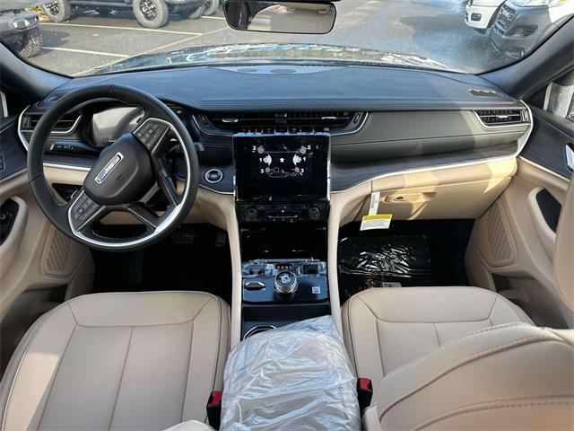 new 2025 Jeep Grand Cherokee car, priced at $46,126