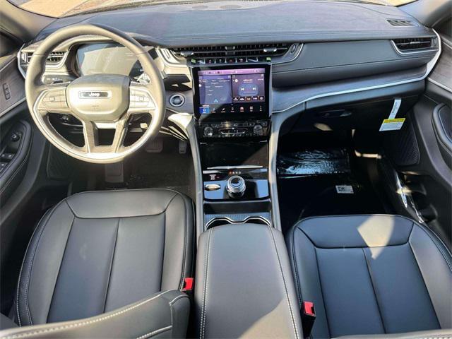 new 2025 Jeep Grand Cherokee car, priced at $49,085