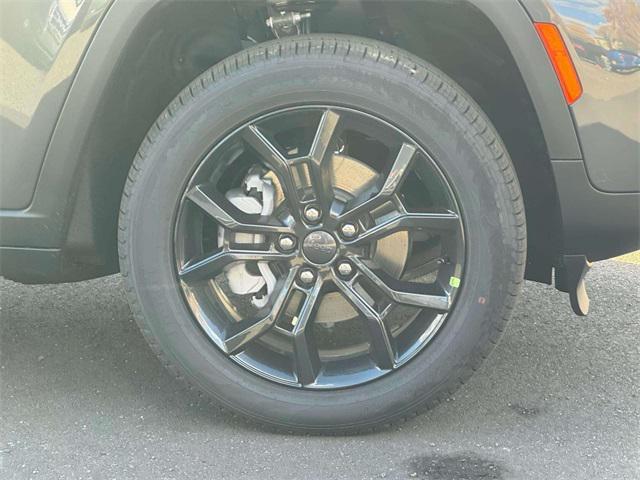 new 2025 Jeep Grand Cherokee car, priced at $49,085