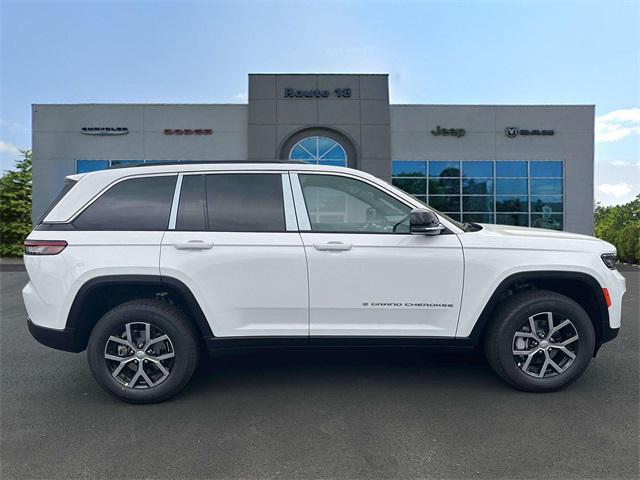new 2025 Jeep Grand Cherokee car, priced at $43,401