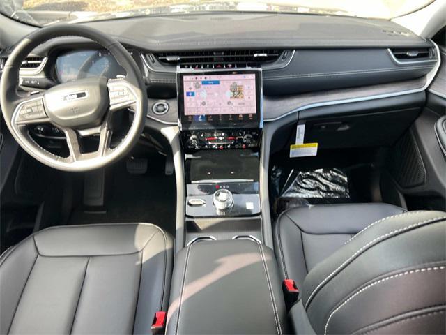 new 2025 Jeep Grand Cherokee car, priced at $43,401