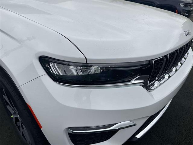 new 2025 Jeep Grand Cherokee car, priced at $43,401