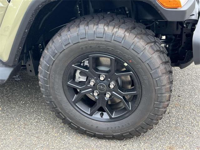 new 2025 Jeep Gladiator car, priced at $43,882