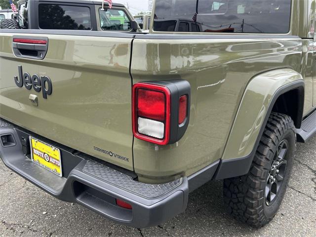 new 2025 Jeep Gladiator car, priced at $43,882