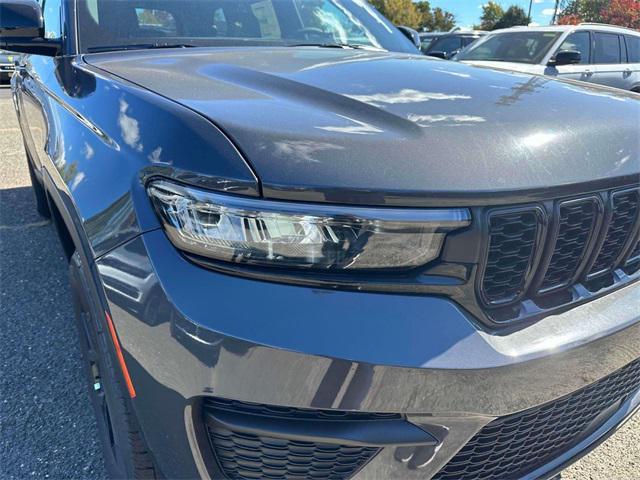 new 2025 Jeep Grand Cherokee car, priced at $40,625