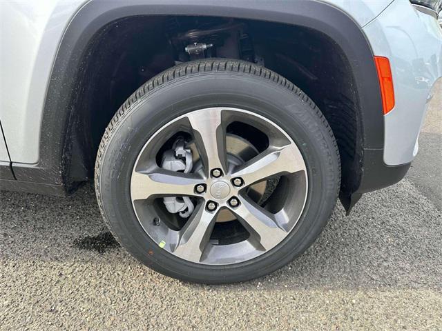 new 2025 Jeep Grand Cherokee car, priced at $47,621