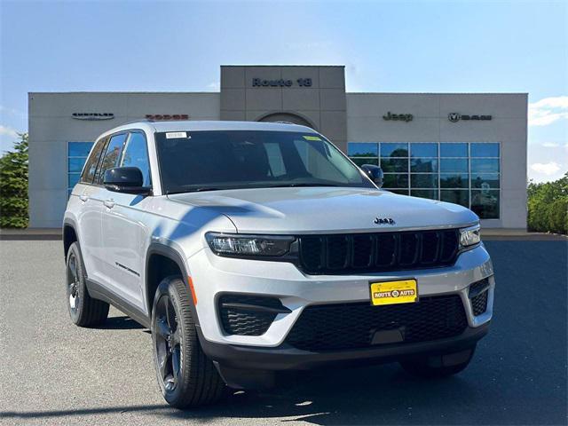 new 2025 Jeep Grand Cherokee car, priced at $42,270