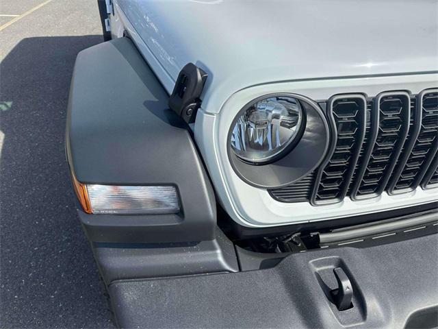 new 2025 Jeep Wrangler car, priced at $36,625