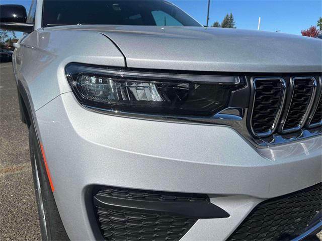 new 2025 Jeep Grand Cherokee car, priced at $41,770