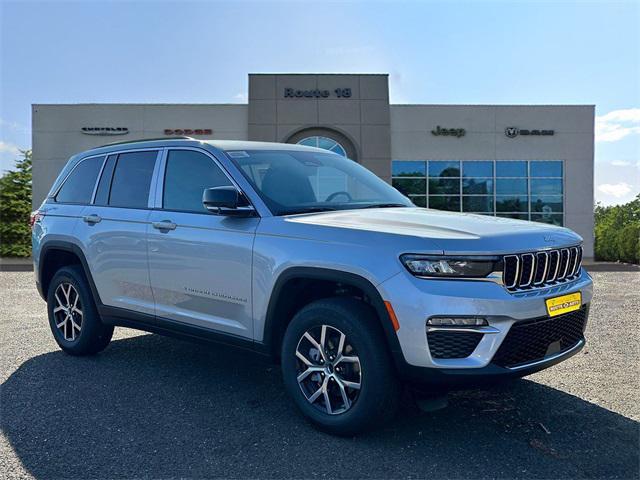 new 2025 Jeep Grand Cherokee car, priced at $40,395