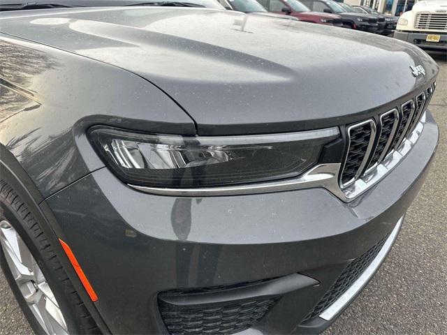 new 2025 Jeep Grand Cherokee car, priced at $40,770
