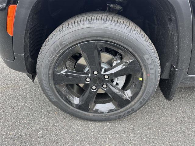 new 2025 Jeep Grand Cherokee car, priced at $46,400