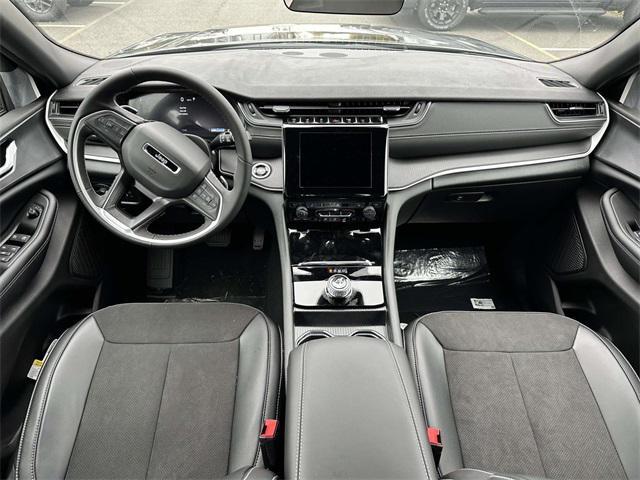 new 2025 Jeep Grand Cherokee car, priced at $46,400