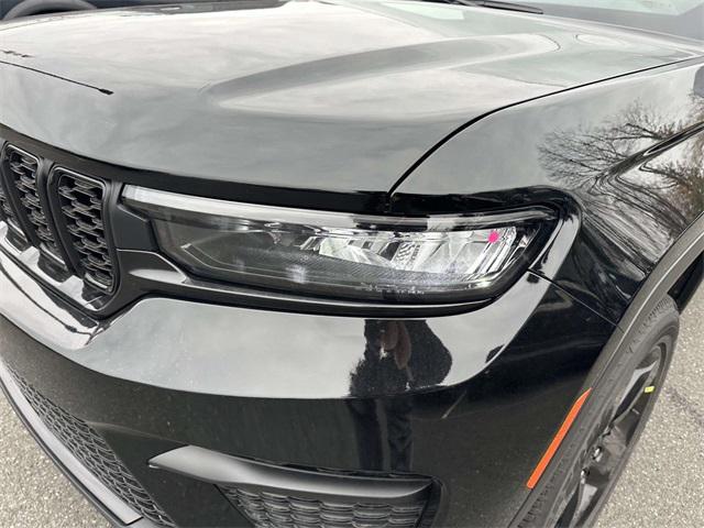 new 2025 Jeep Grand Cherokee car, priced at $46,400