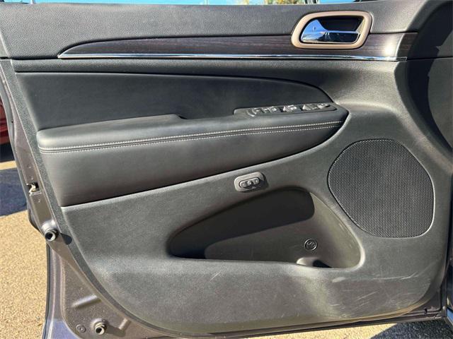 used 2015 Jeep Grand Cherokee car, priced at $12,995