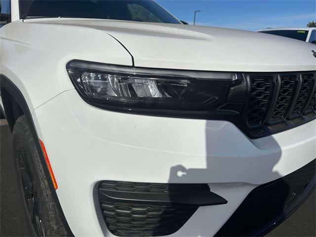 new 2025 Jeep Grand Cherokee car, priced at $45,935