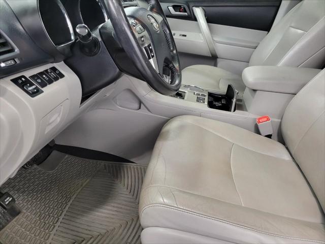 used 2013 Toyota Highlander car, priced at $11,369