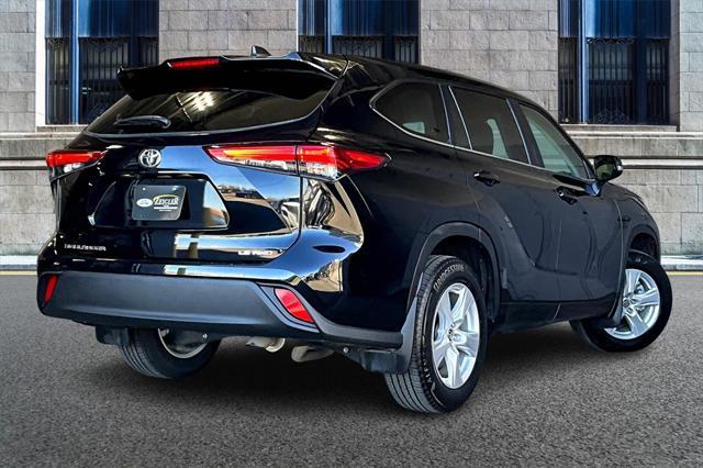 used 2023 Toyota Highlander car, priced at $34,804