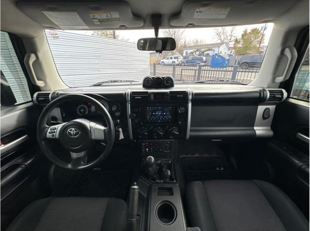 used 2007 Toyota FJ Cruiser car, priced at $20,990