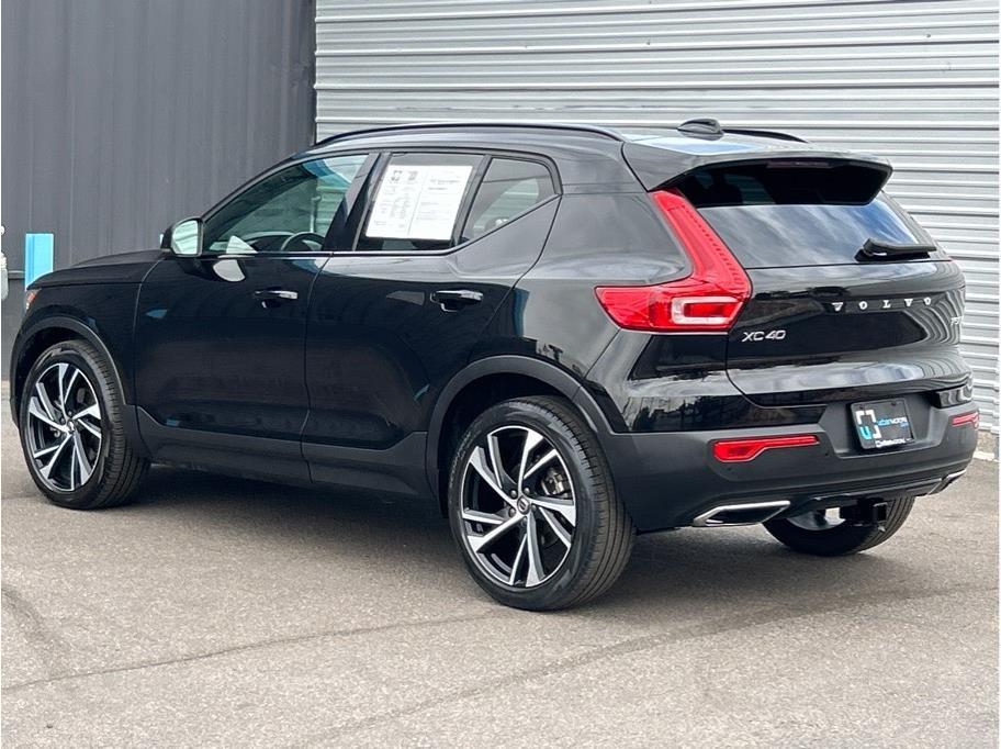 used 2020 Volvo XC40 car, priced at $25,790