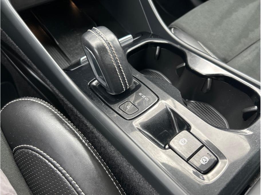 used 2020 Volvo XC40 car, priced at $25,790
