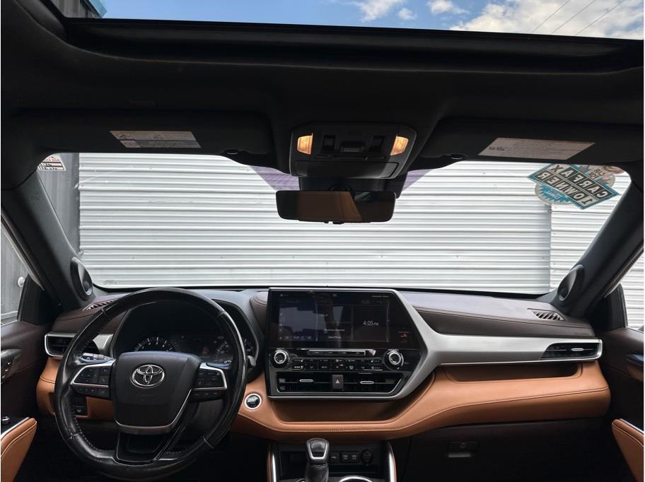 used 2021 Toyota Highlander car, priced at $35,990
