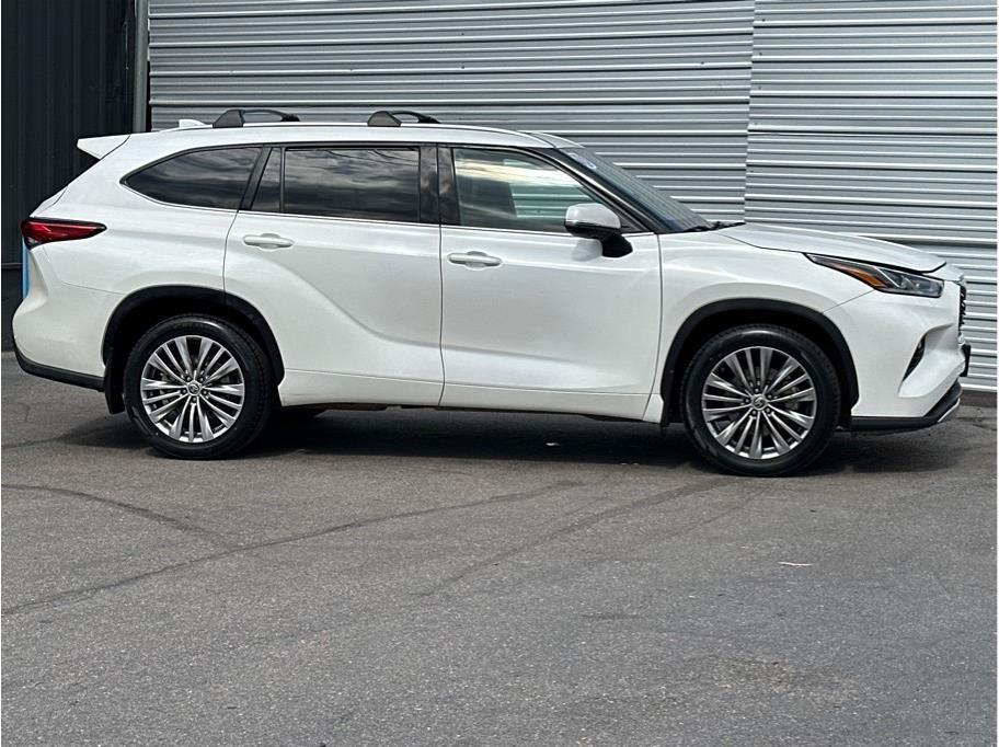 used 2021 Toyota Highlander car, priced at $35,990