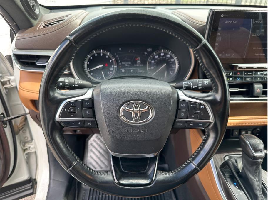 used 2021 Toyota Highlander car, priced at $35,990