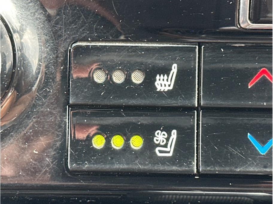 used 2021 Toyota Highlander car, priced at $35,990