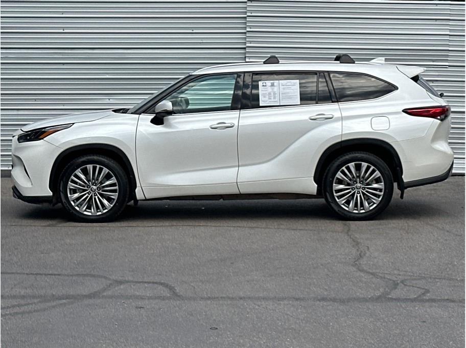 used 2021 Toyota Highlander car, priced at $35,990