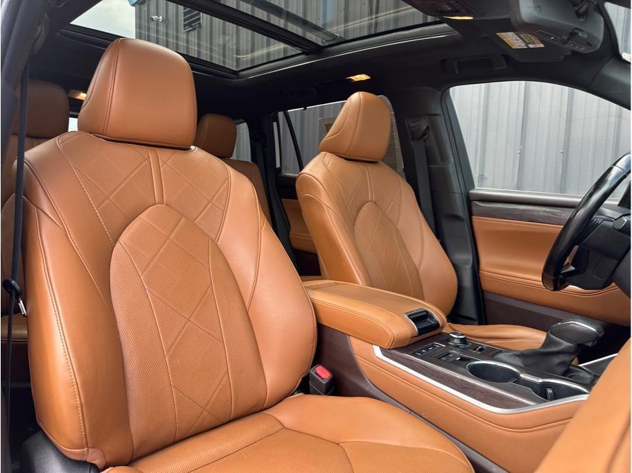 used 2021 Toyota Highlander car, priced at $35,990