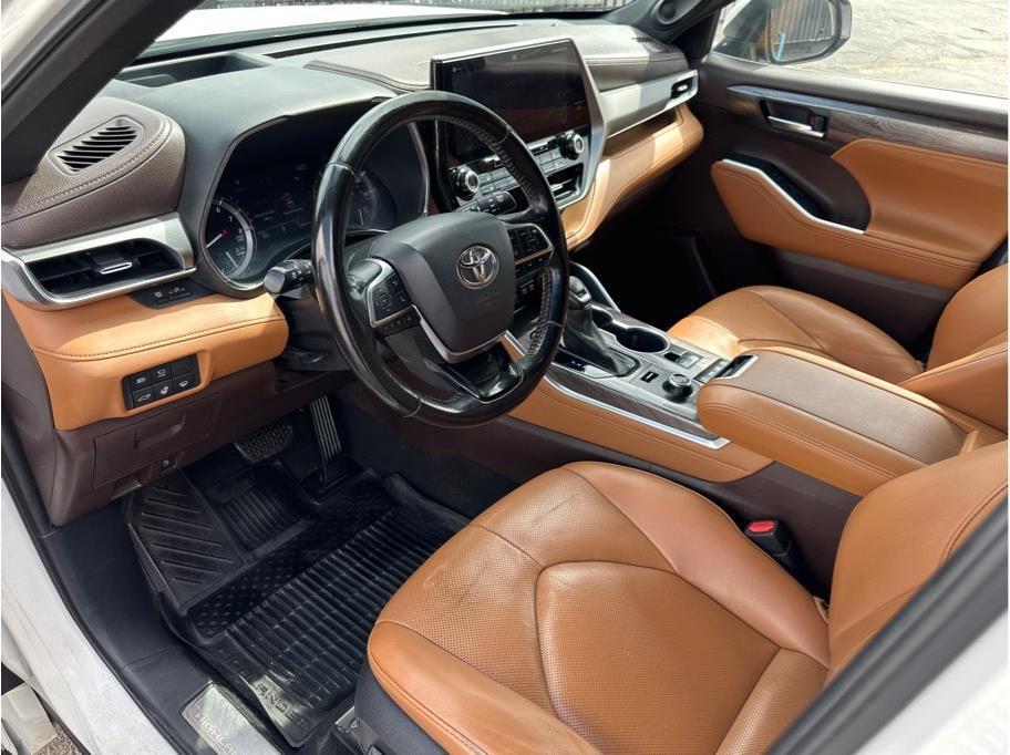 used 2021 Toyota Highlander car, priced at $35,990