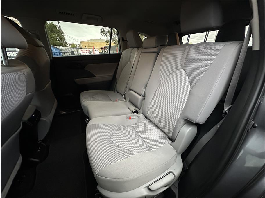 used 2021 Toyota Highlander Hybrid car, priced at $27,990