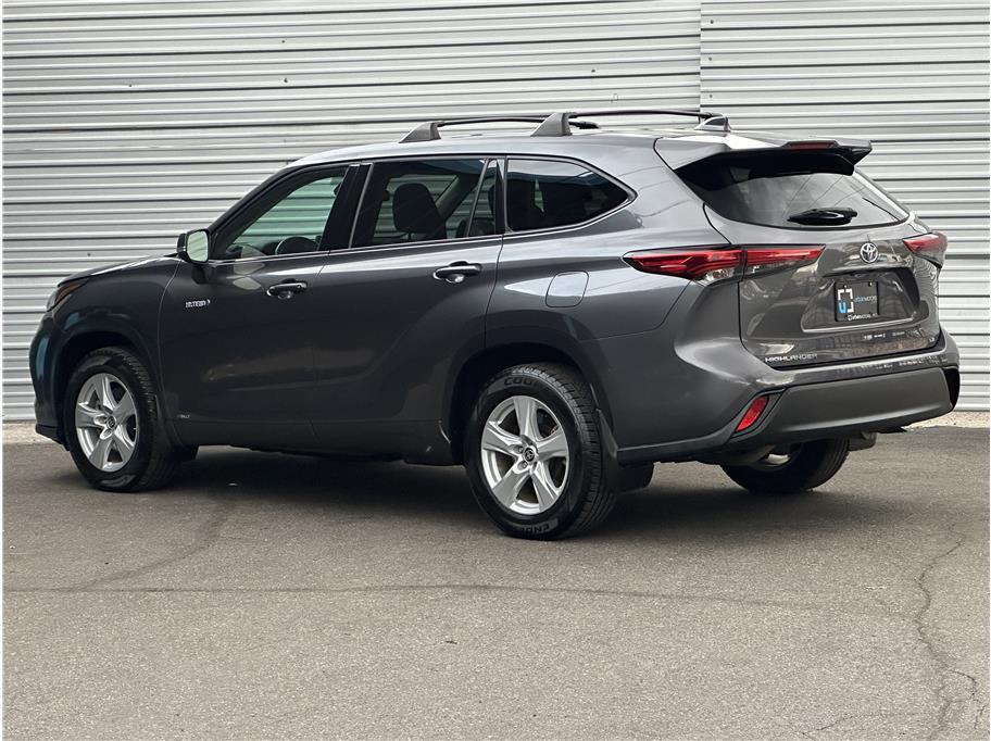 used 2021 Toyota Highlander Hybrid car, priced at $27,990
