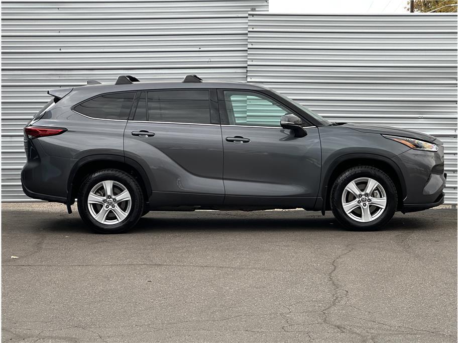used 2021 Toyota Highlander Hybrid car, priced at $27,990