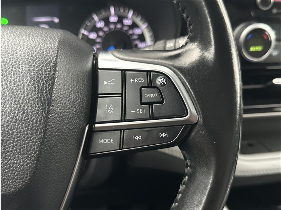 used 2021 Toyota Highlander Hybrid car, priced at $27,990